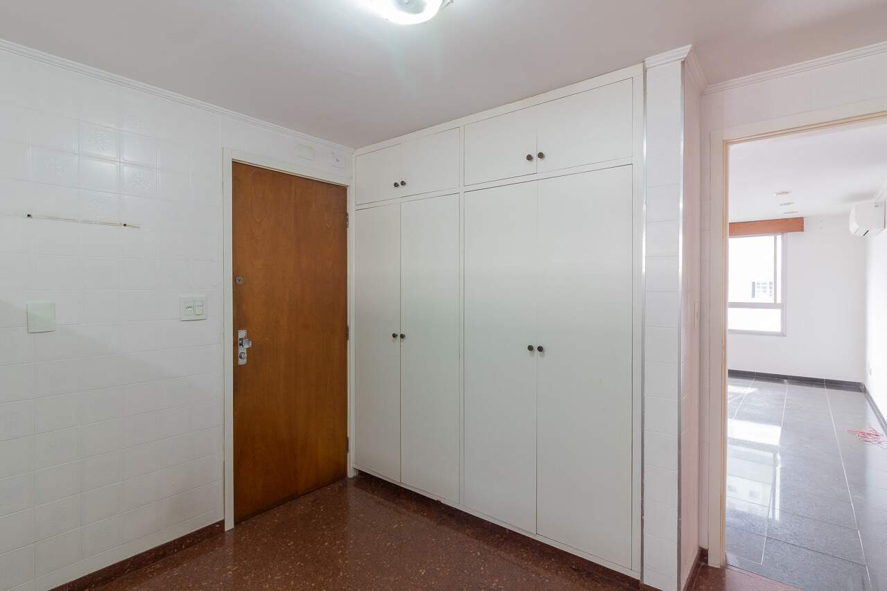 Apartamento à venda com 3 quartos, 142m² - Foto 28