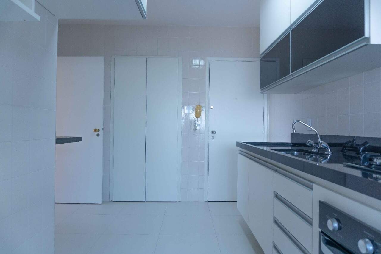 Apartamento à venda com 3 quartos, 95m² - Foto 13