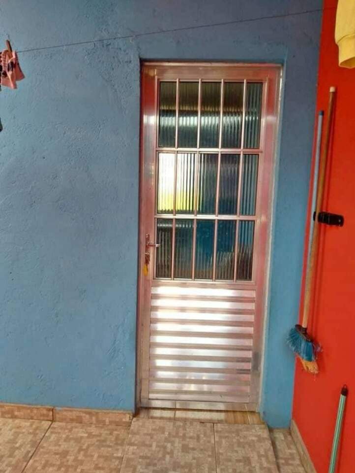 Sobrado à venda com 2 quartos, 250m² - Foto 1