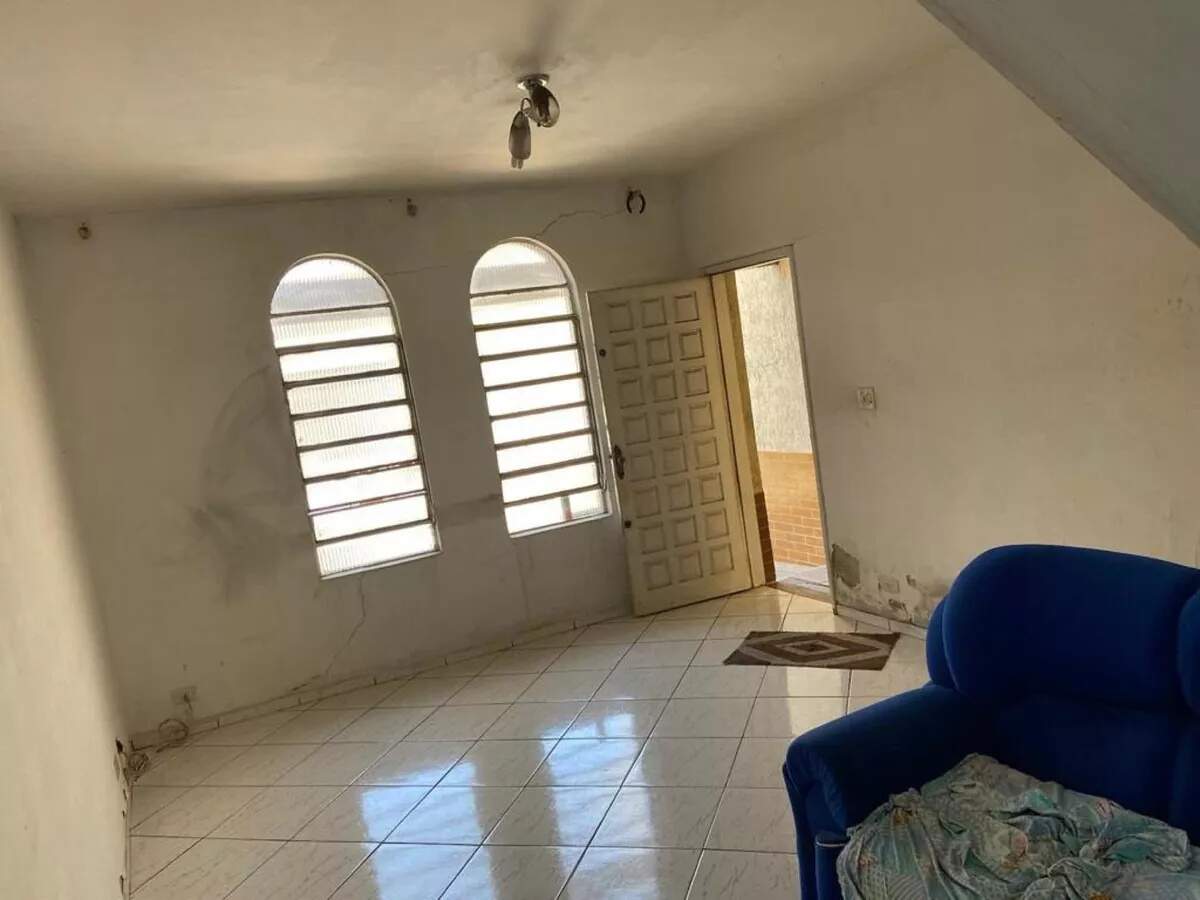 Sobrado à venda com 3 quartos, 100m² - Foto 1