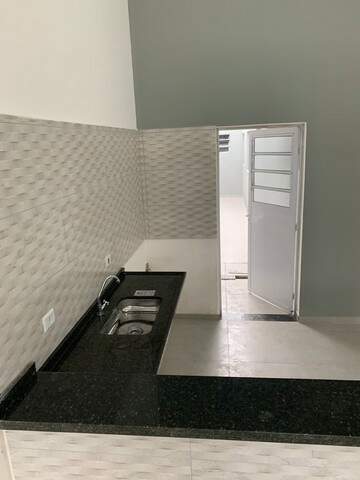 Casa à venda com 3 quartos, 83m² - Foto 1