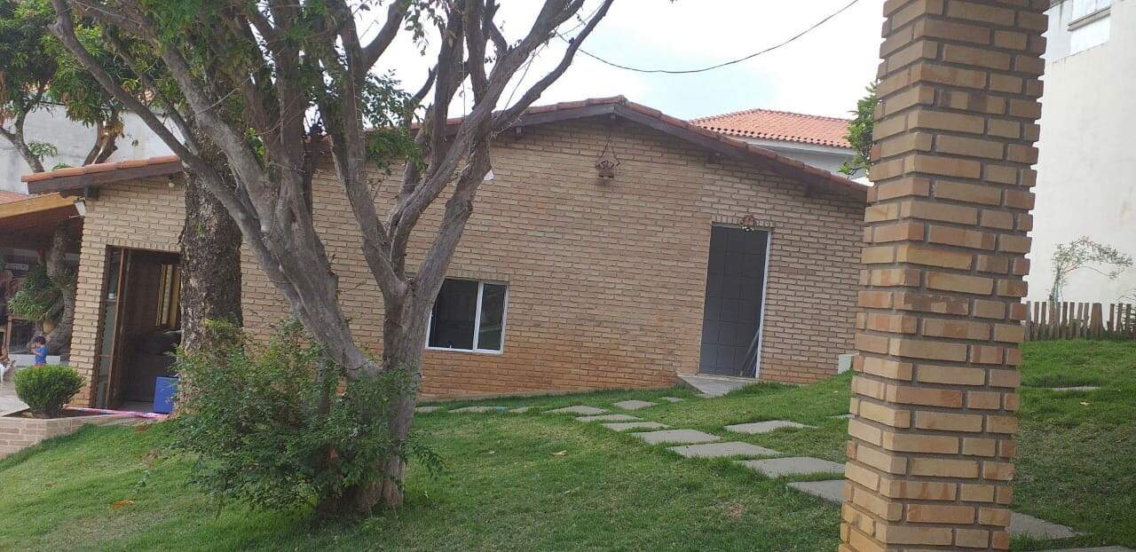 Casa à venda com 3 quartos, 300m² - Foto 3