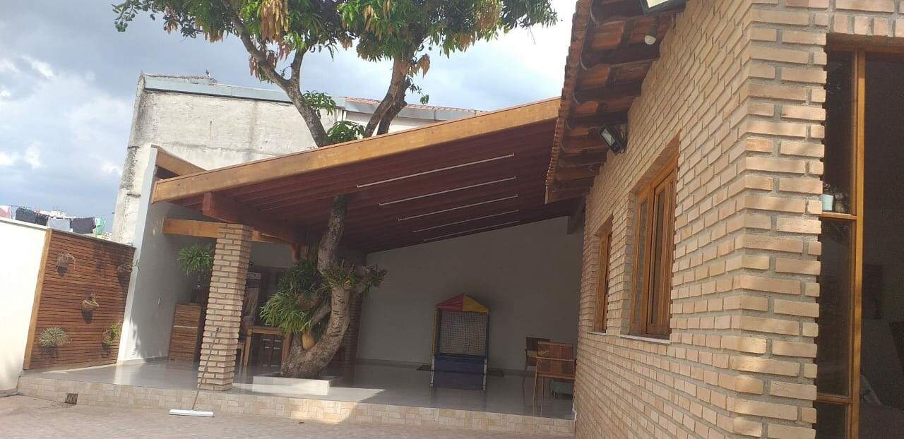 Casa à venda com 3 quartos, 300m² - Foto 4