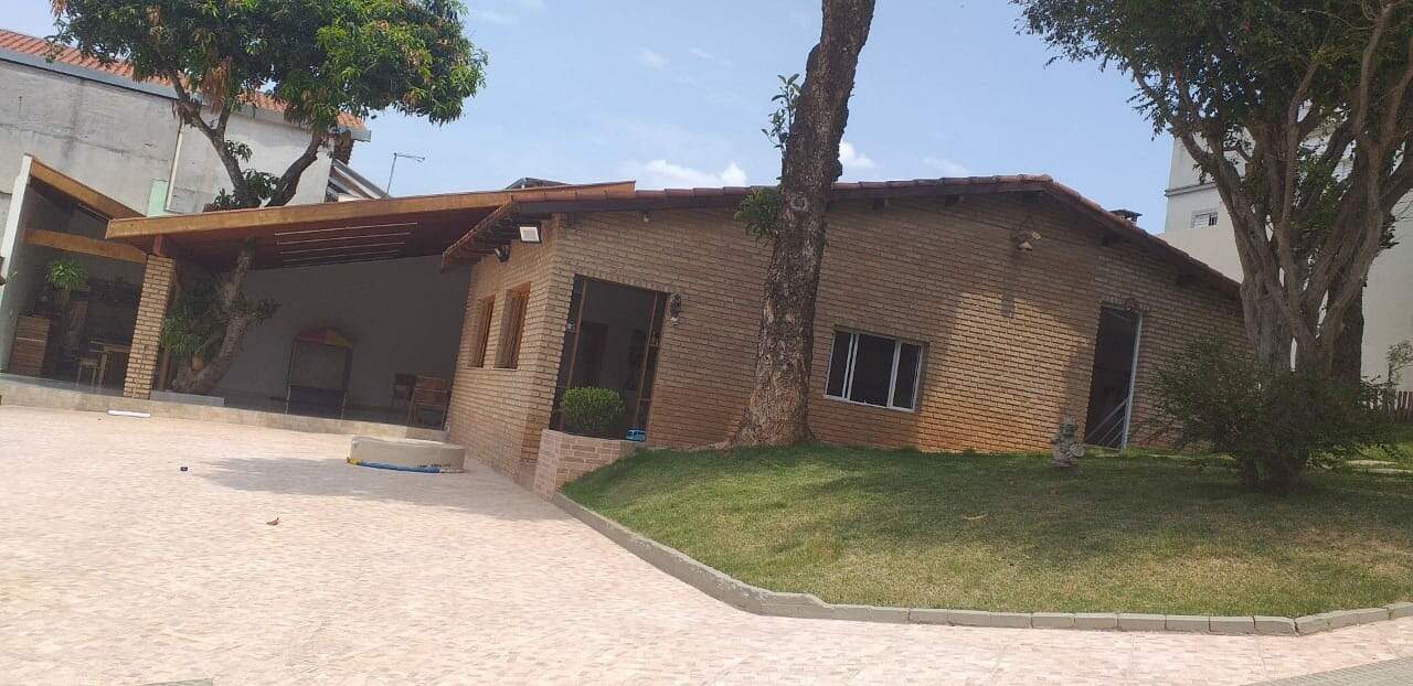 Casa à venda com 3 quartos, 300m² - Foto 2