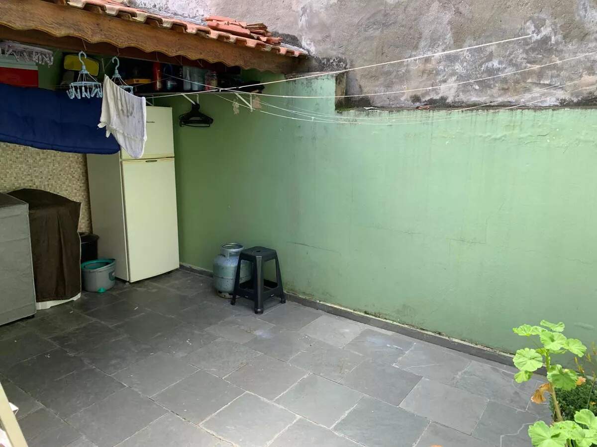 Casa à venda com 2 quartos, 70m² - Foto 12