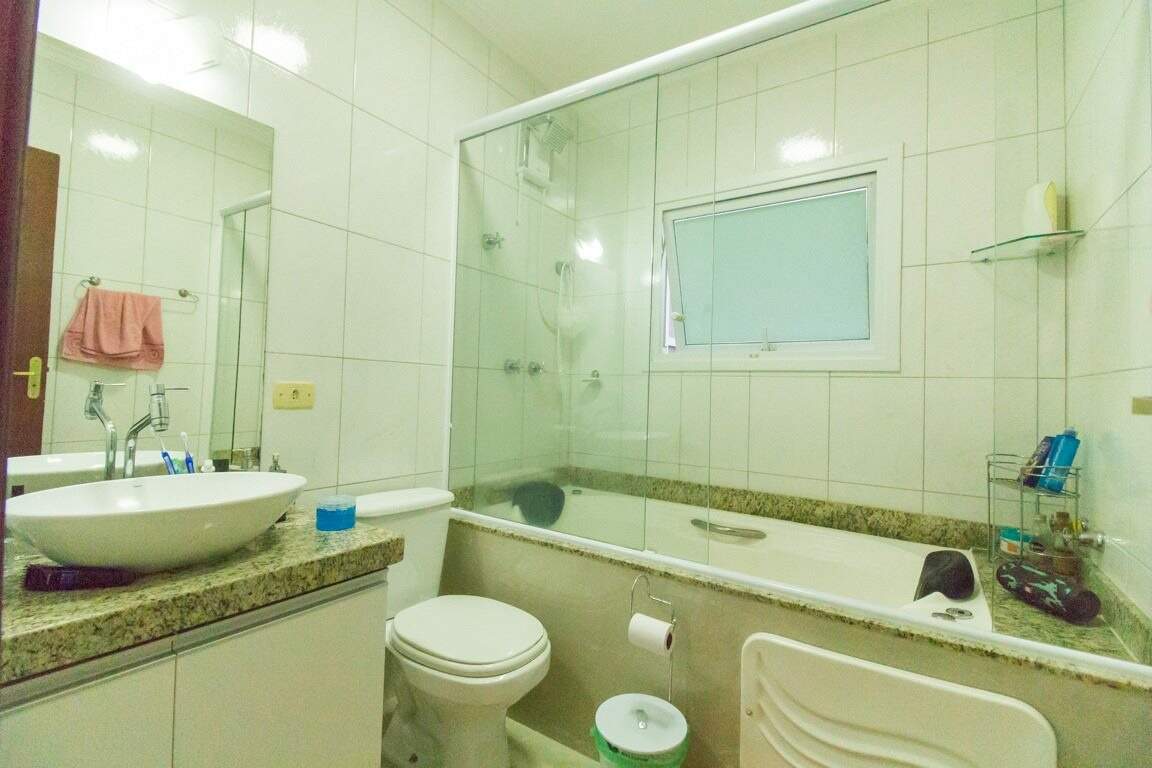 Sobrado à venda com 3 quartos, 160m² - Foto 1