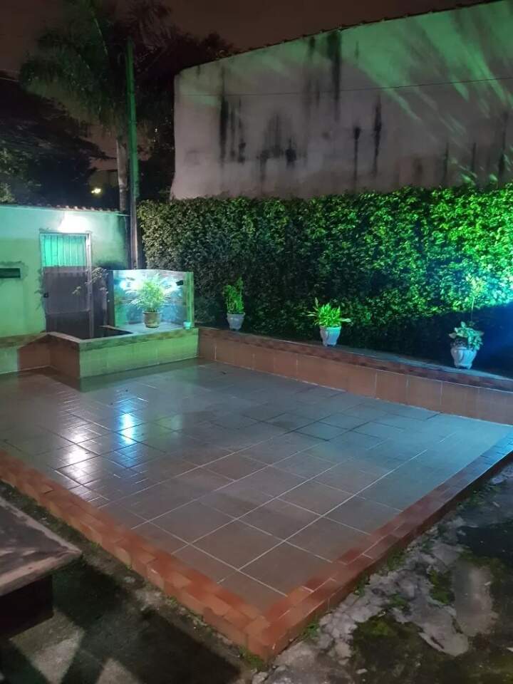 Casa à venda com 3 quartos, 300m² - Foto 1