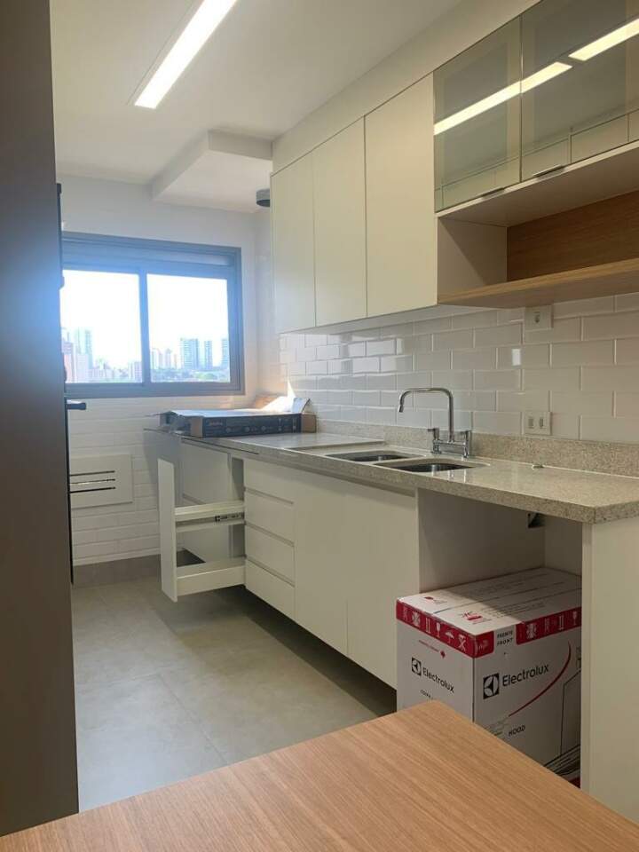 Apartamento à venda com 3 quartos, 150m² - Foto 8