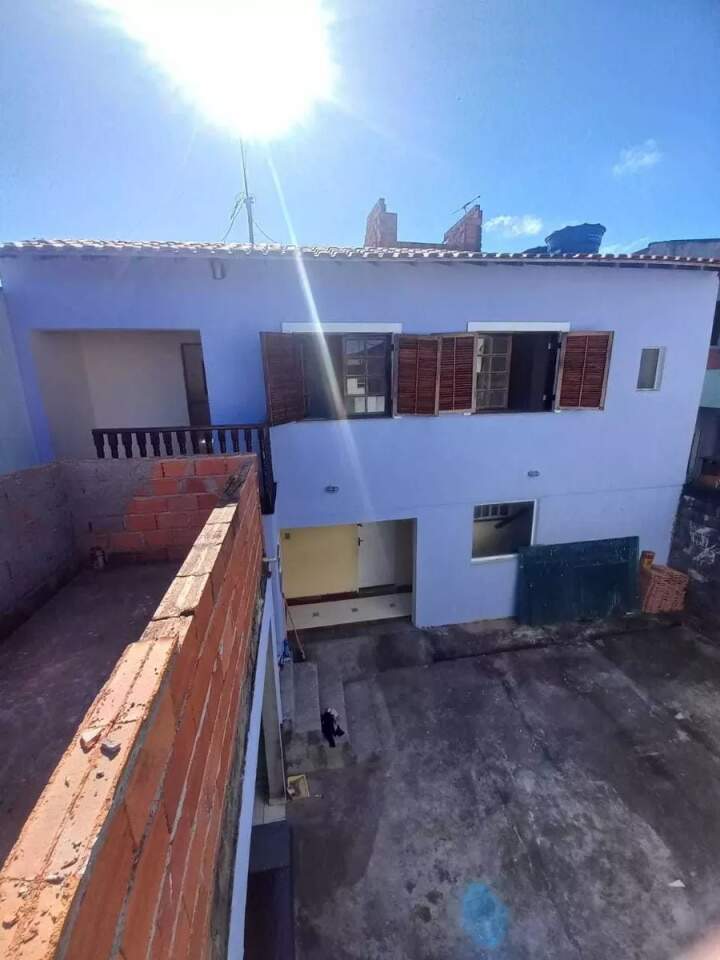 Sobrado à venda com 3 quartos, 200m² - Foto 1