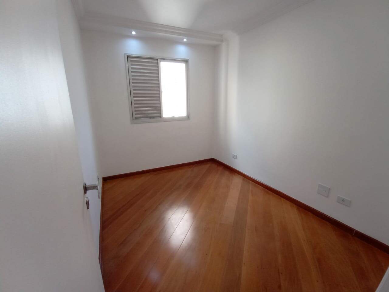 Apartamento à venda com 3 quartos, 76m² - Foto 11