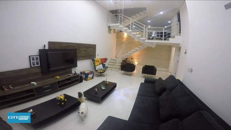 Sobrado à venda com 4 quartos, 300m² - Foto 3