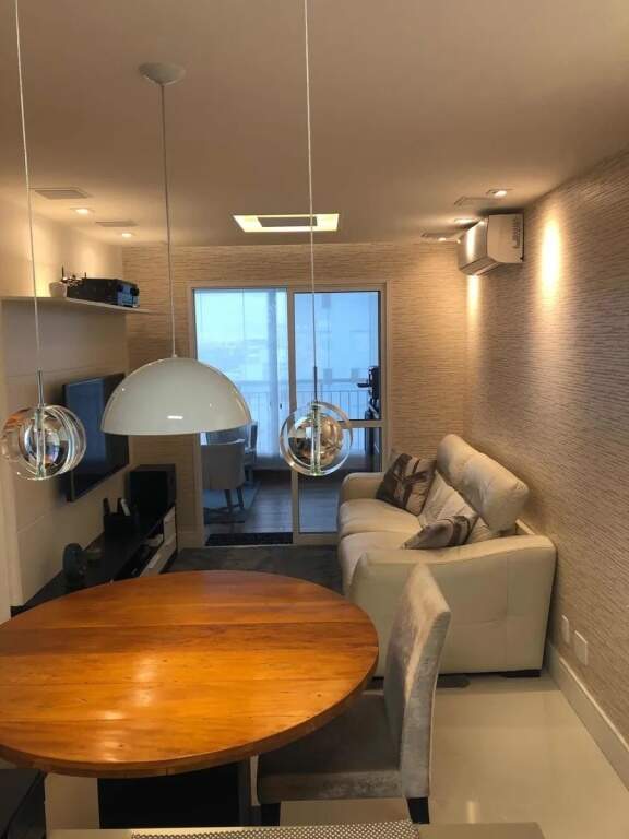 Apartamento à venda com 2 quartos, 63m² - Foto 1