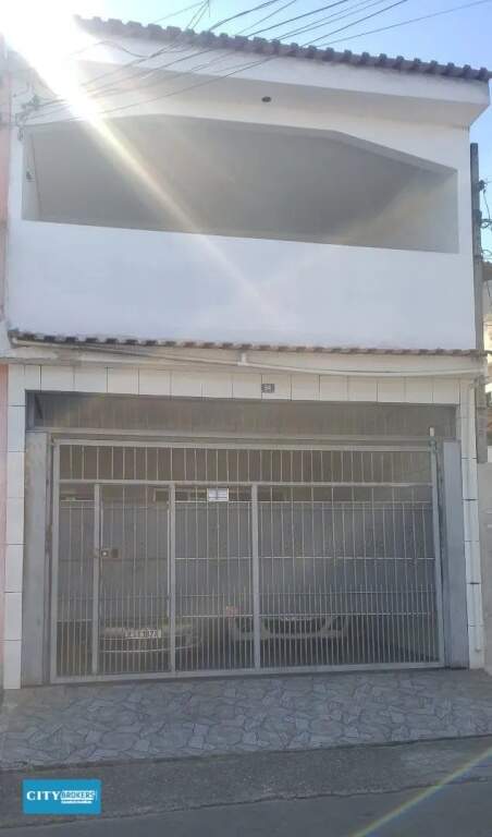 Sobrado à venda com 4 quartos, 150m² - Foto 1