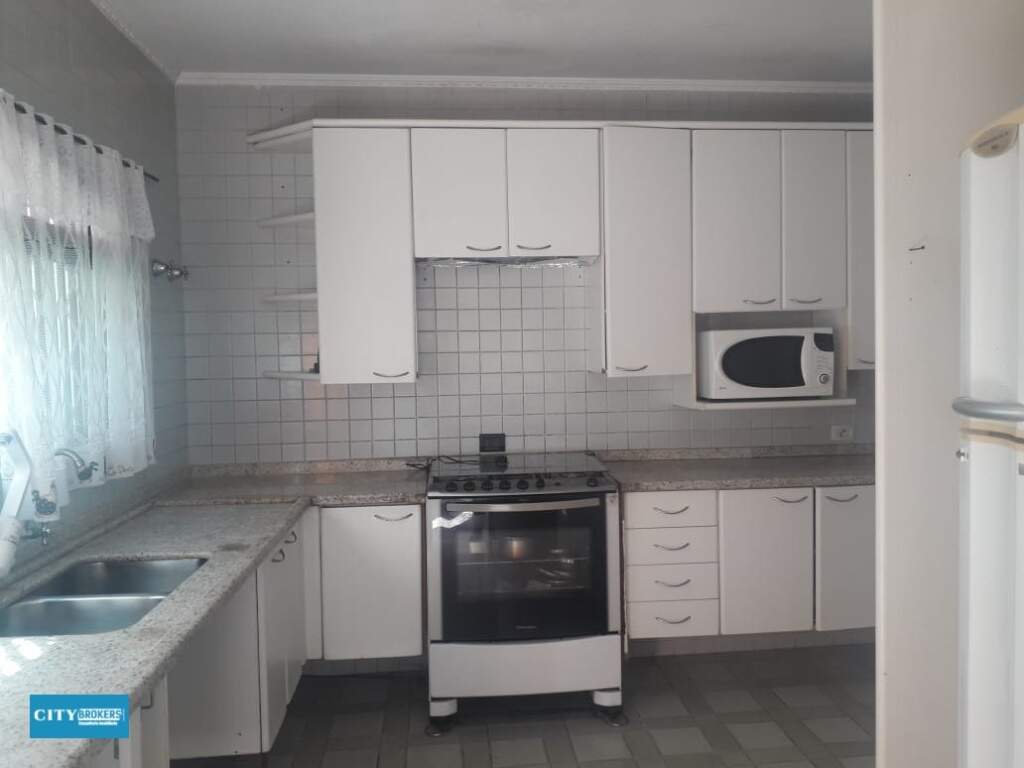 Sobrado à venda com 3 quartos, 250m² - Foto 1