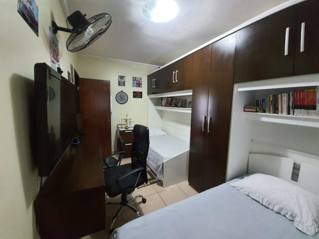 Apartamento à venda com 2 quartos, 69m² - Foto 4