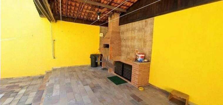 Casa à venda com 3 quartos, 200m² - Foto 3