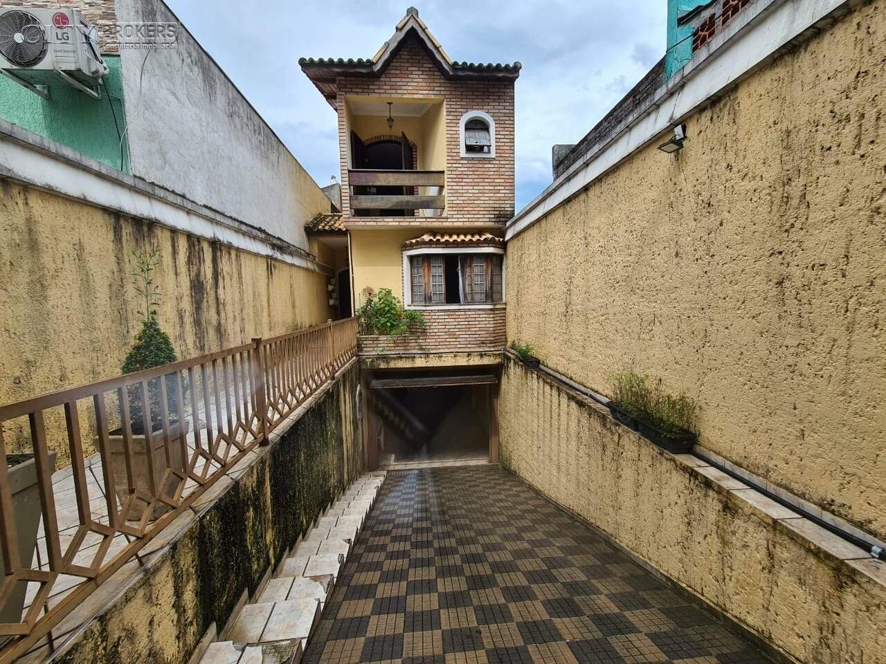 Sobrado à venda com 3 quartos, 300m² - Foto 25