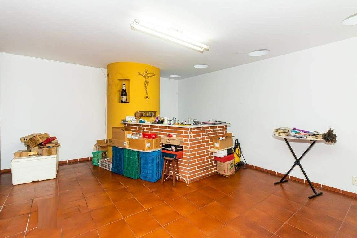 Casa para alugar com 3 quartos, 300m² - Foto 15