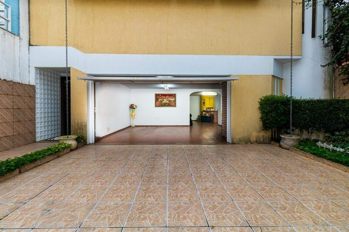 Casa para alugar com 3 quartos, 300m² - Foto 4