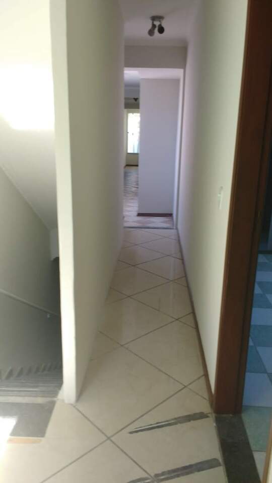 Casa para alugar com 4 quartos, 500m² - Foto 21