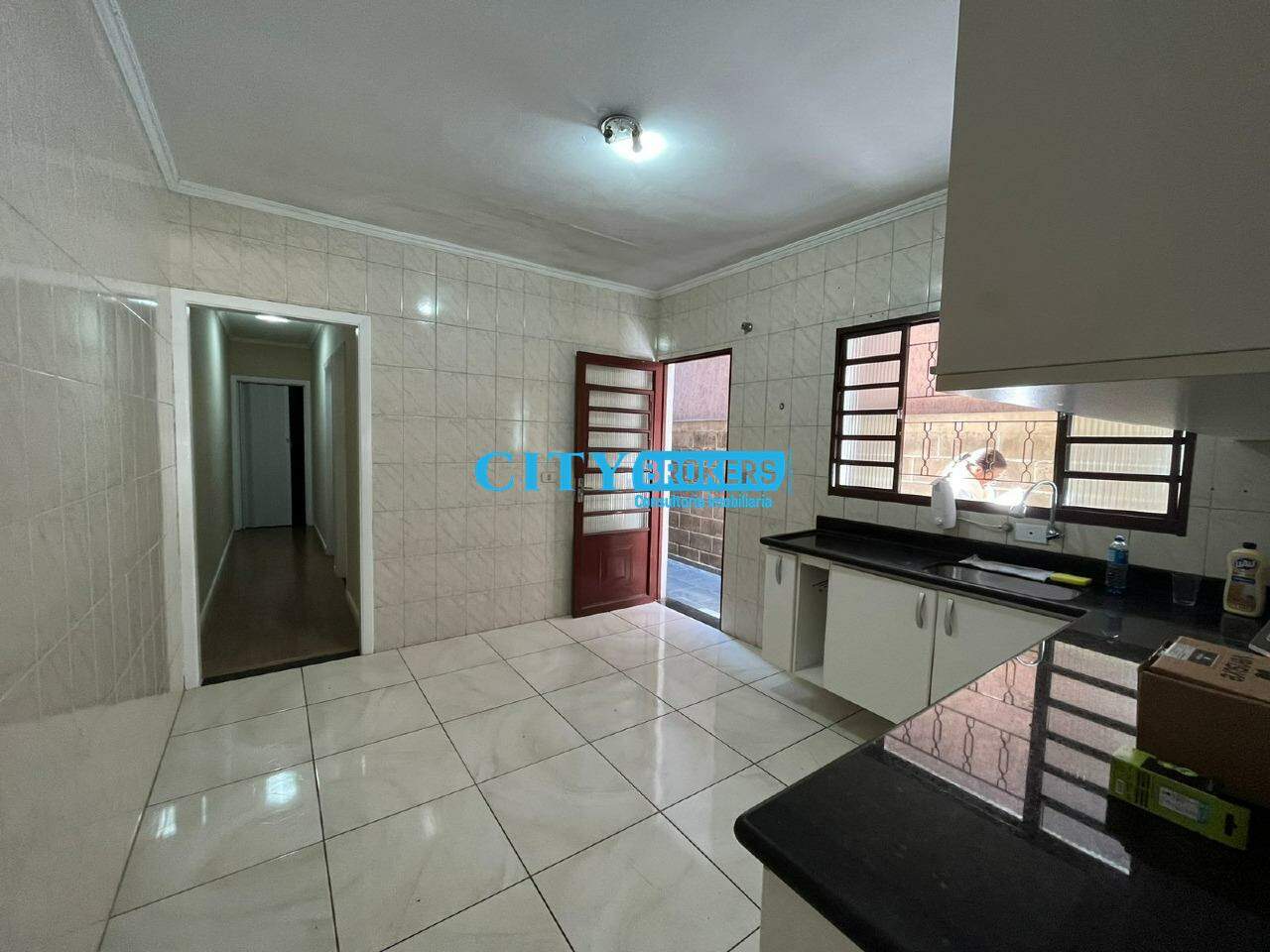 Casa para alugar com 2 quartos, 140m² - Foto 22