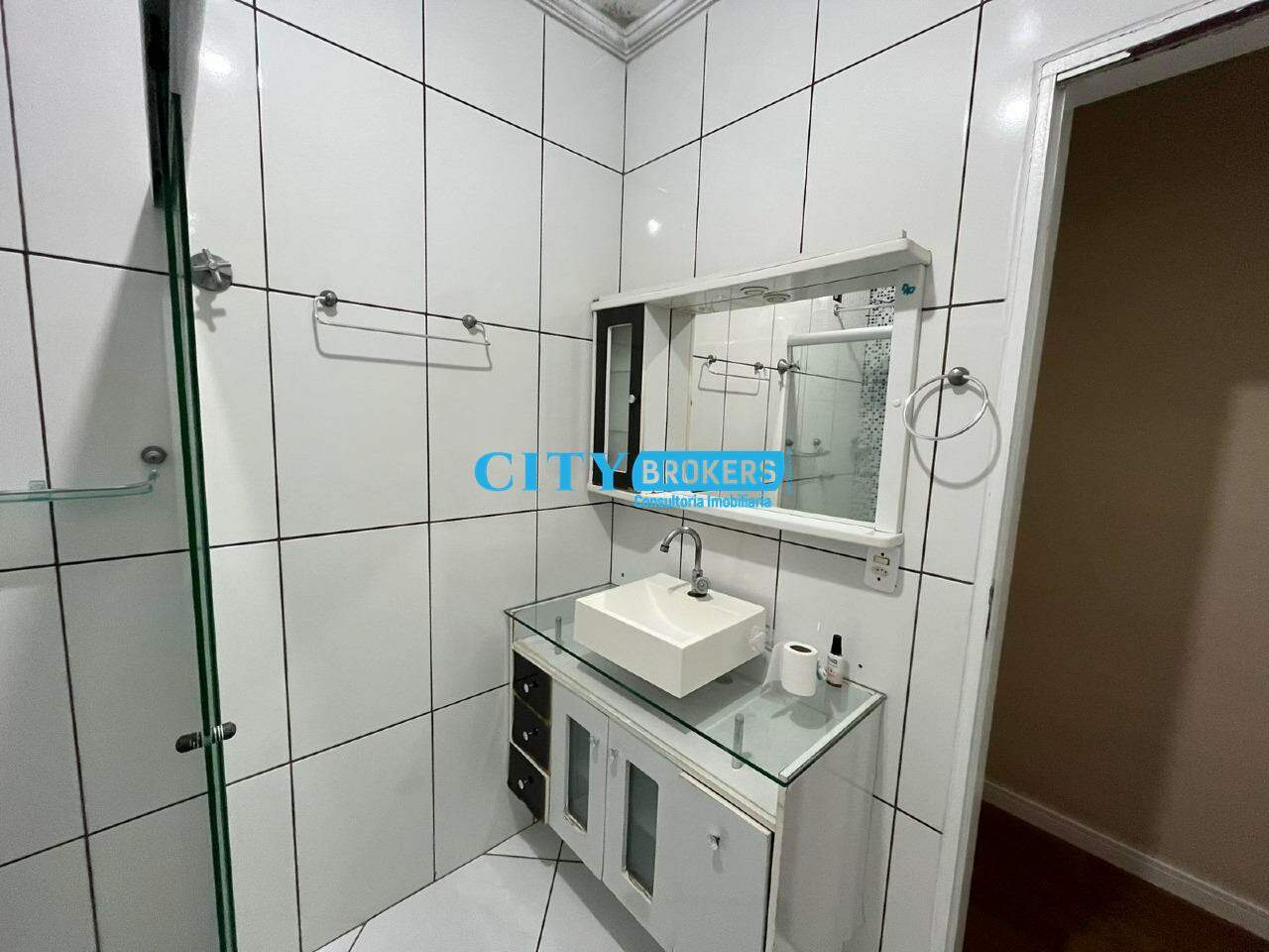 Casa para alugar com 2 quartos, 140m² - Foto 25