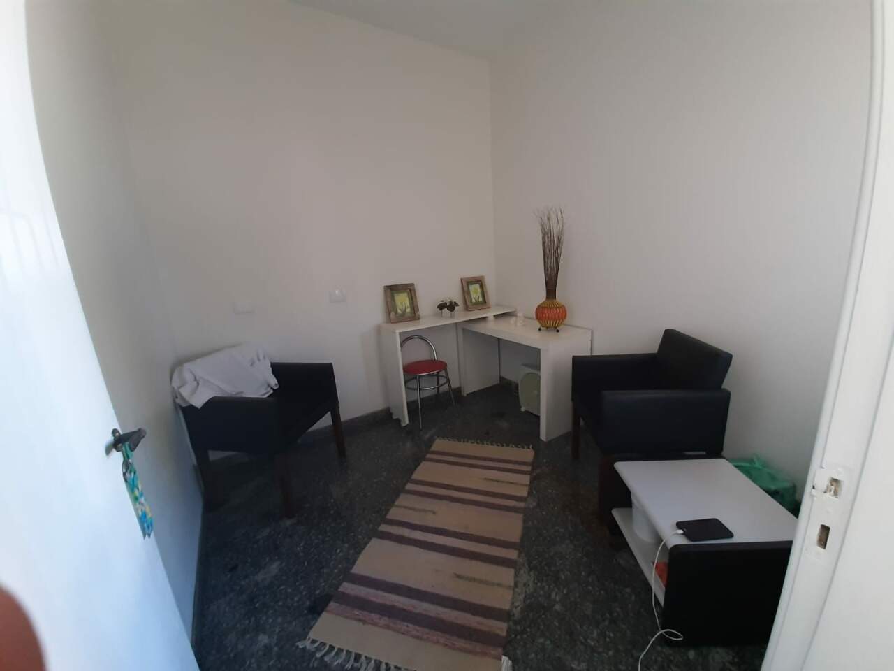 Casa para alugar com 6 quartos, 300m² - Foto 1