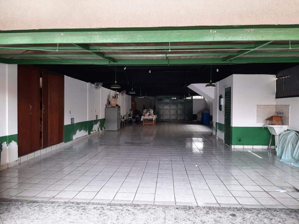 Sobrado para alugar com 6 quartos, 547m² - Foto 3