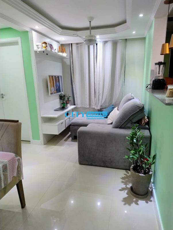 Apartamento à venda com 2 quartos, 45m² - Foto 2