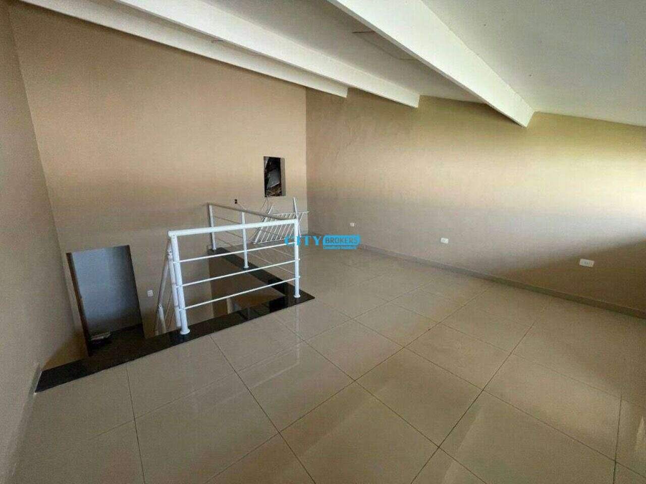 Sobrado à venda com 4 quartos, 266m² - Foto 4