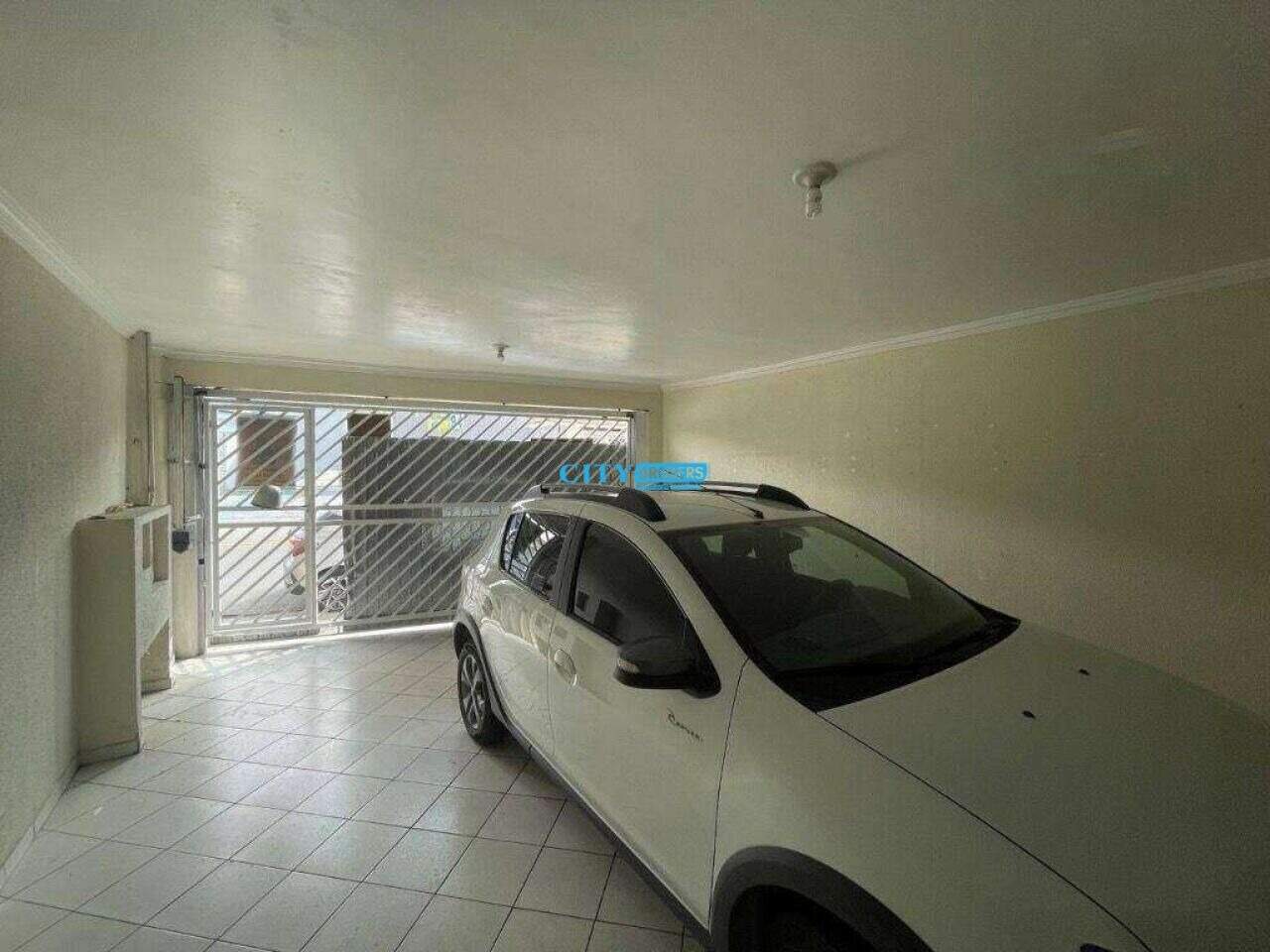 Sobrado à venda com 4 quartos, 266m² - Foto 2