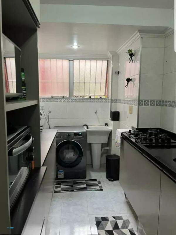 Apartamento à venda com 2 quartos, 1m² - Foto 2