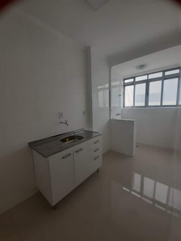 Apartamento à venda com 1 quarto, 45m² - Foto 2