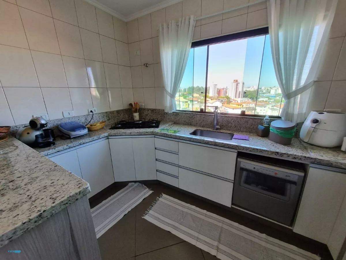 Sobrado à venda com 4 quartos, 200m² - Foto 9