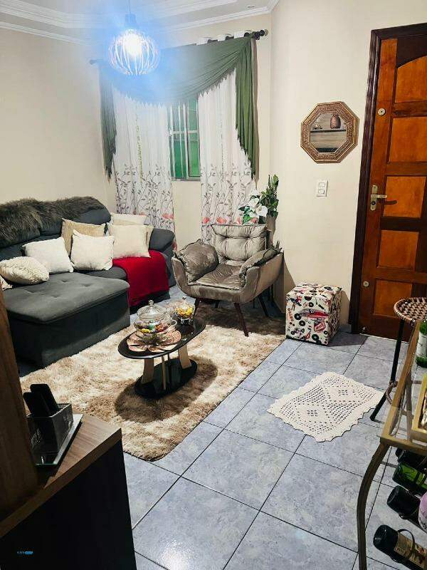 Sobrado à venda com 2 quartos, 300m² - Foto 1