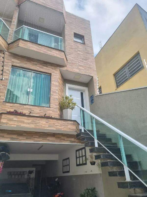 Sobrado à venda com 3 quartos, 190m² - Foto 1