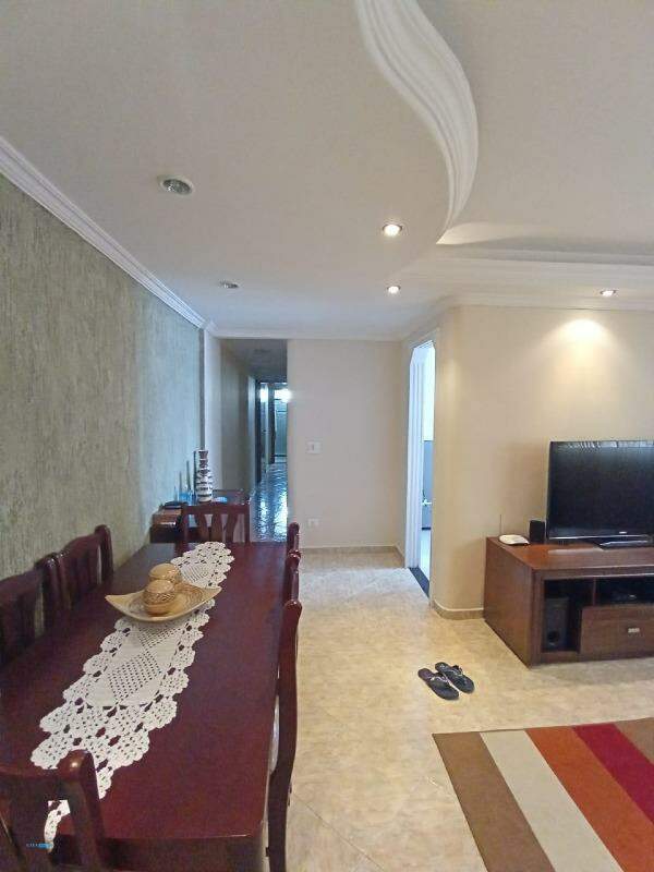 Apartamento à venda com 2 quartos, 74m² - Foto 1