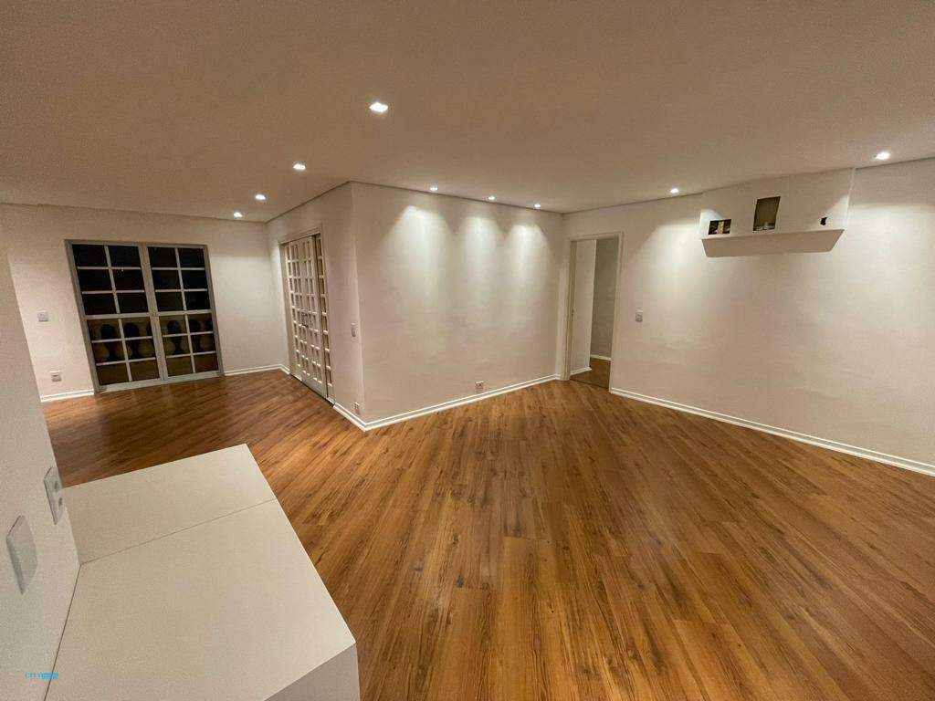 Apartamento à venda com 3 quartos, 126m² - Foto 1