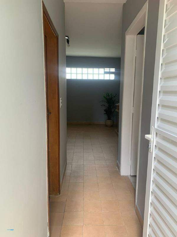 Sobrado à venda com 4 quartos, 300m² - Foto 4