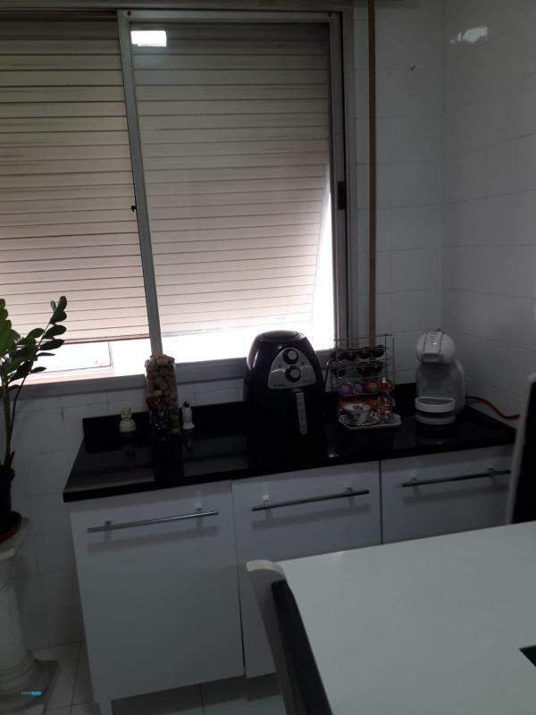 Apartamento à venda com 2 quartos, 75m² - Foto 21