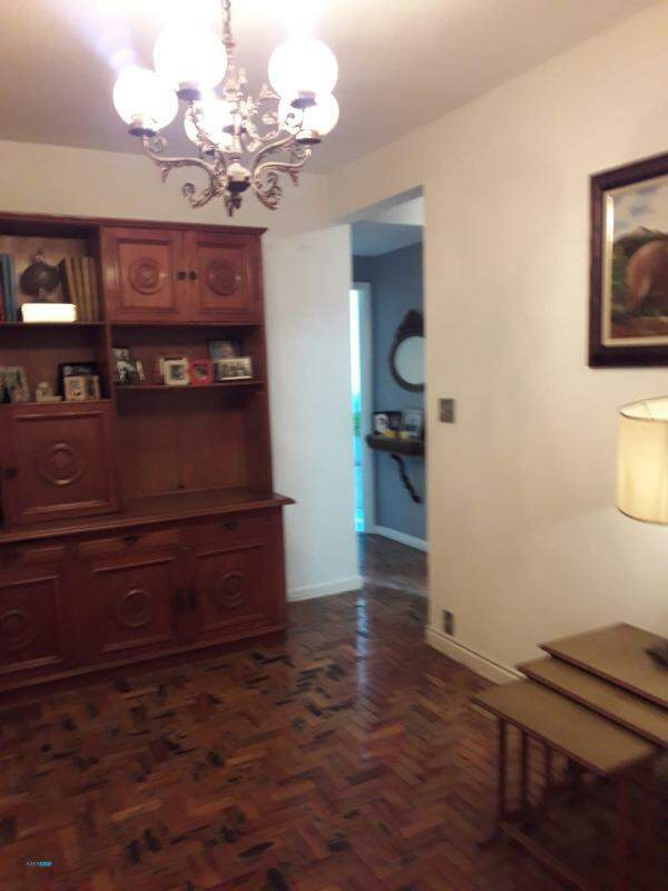 Apartamento à venda com 2 quartos, 75m² - Foto 2