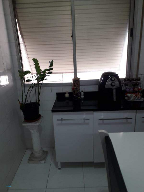 Apartamento à venda com 2 quartos, 75m² - Foto 9