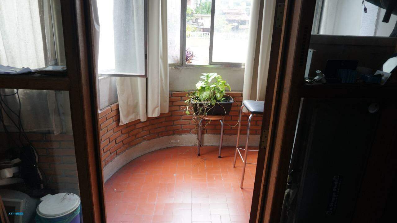 Apartamento à venda com 3 quartos, 92m² - Foto 1