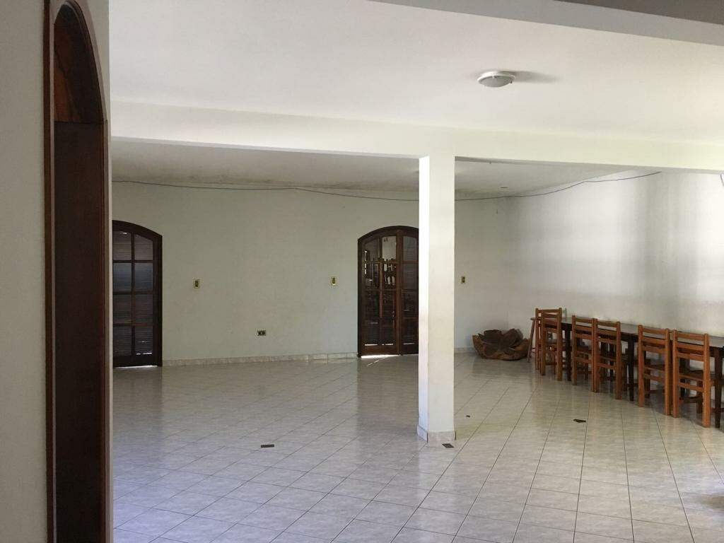 Sobrado à venda com 3 quartos, 250m² - Foto 1