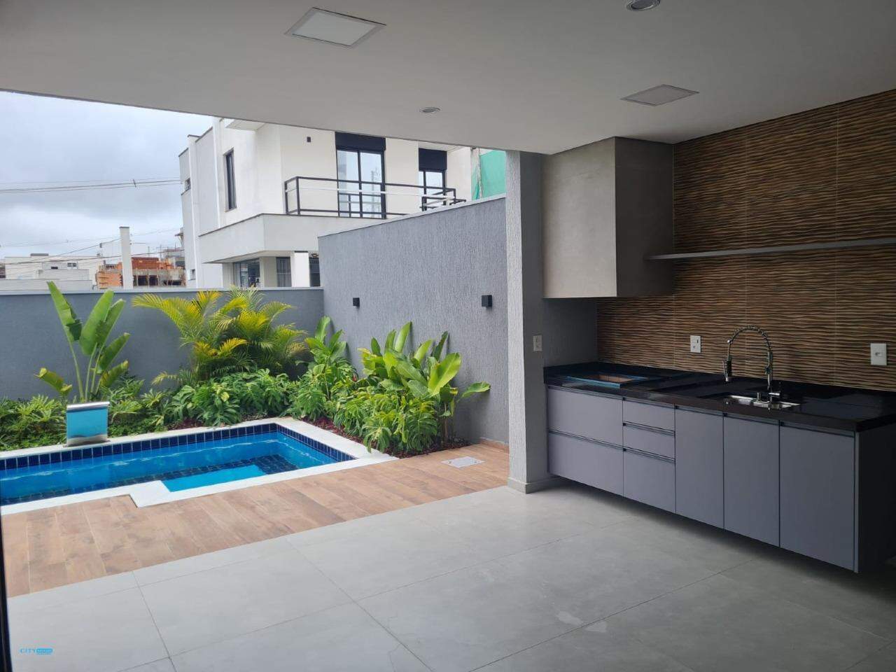 Casa à venda com 3 quartos, 202m² - Foto 6