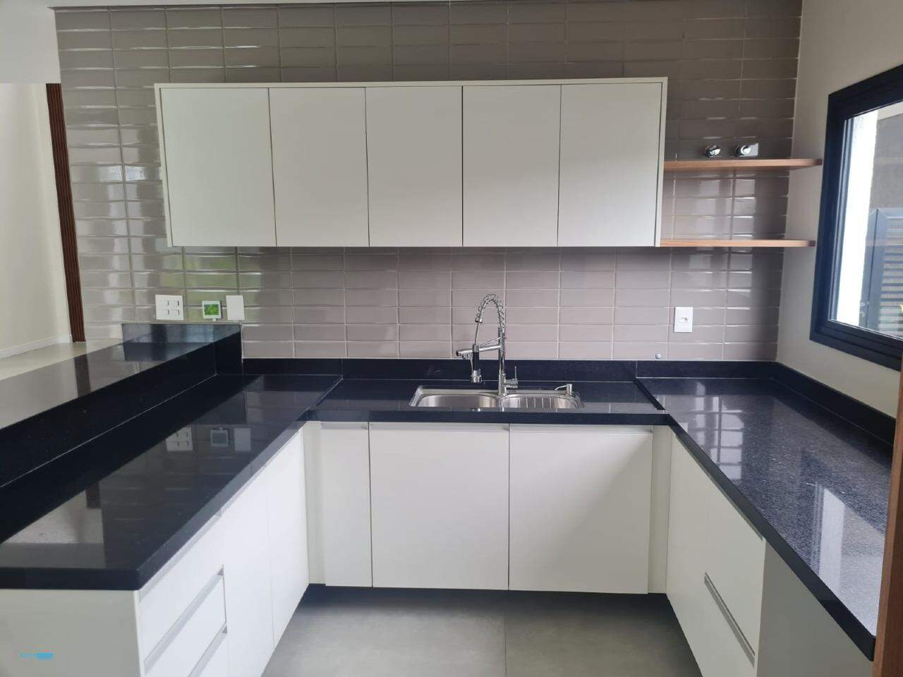 Casa à venda com 3 quartos, 202m² - Foto 13