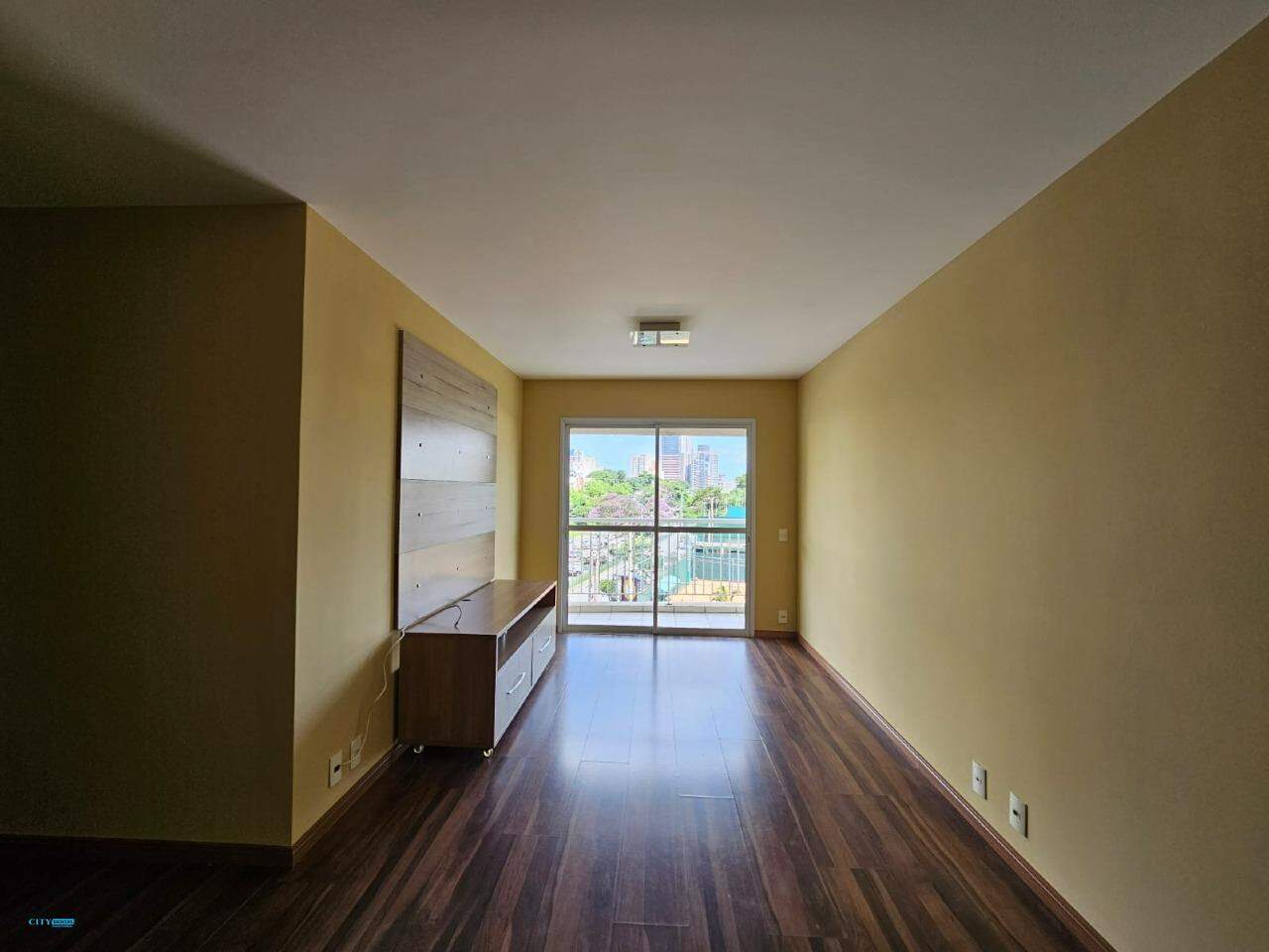 Apartamento à venda com 2 quartos, 73m² - Foto 1