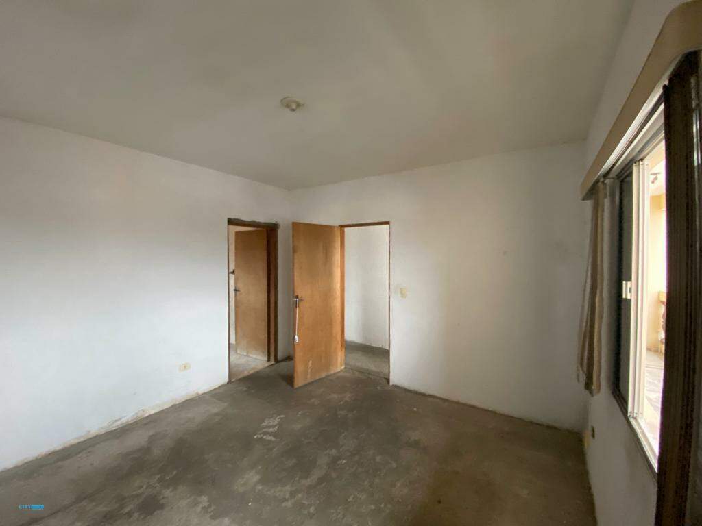 Casa à venda com 4 quartos, 250m² - Foto 28