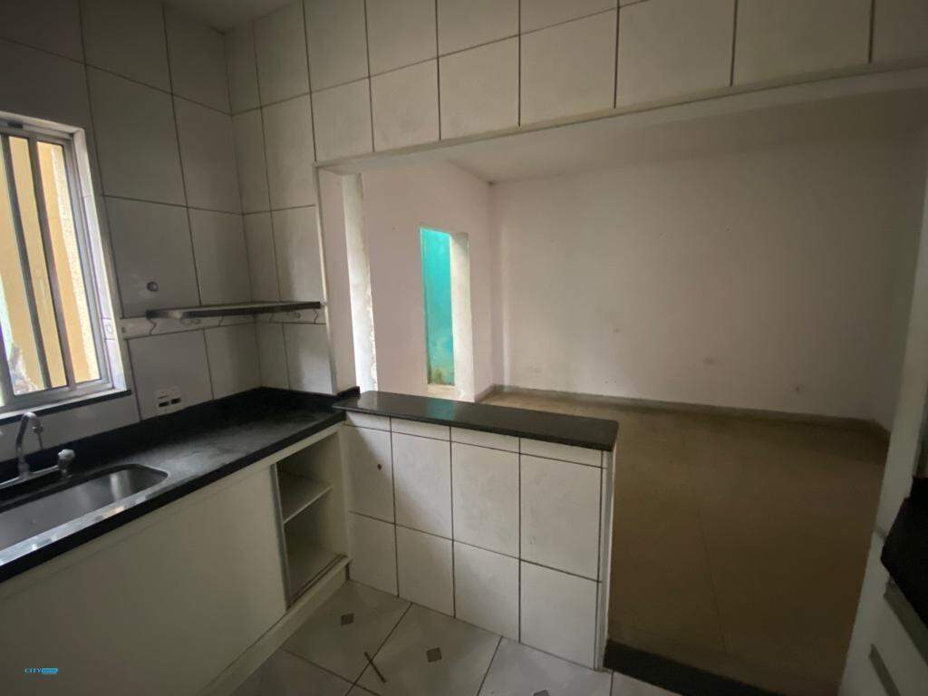 Casa à venda com 4 quartos, 250m² - Foto 11