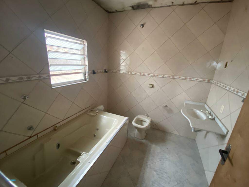 Casa à venda com 4 quartos, 250m² - Foto 29